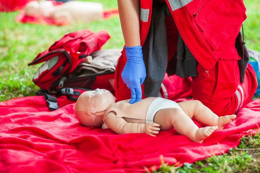 Pediatric Basic Life Support Algorithm (Infants to Puberty) -Single Rescuer Pediatric Basic Life Support Algorithm (Infants to Puberty) -Single Rescuer