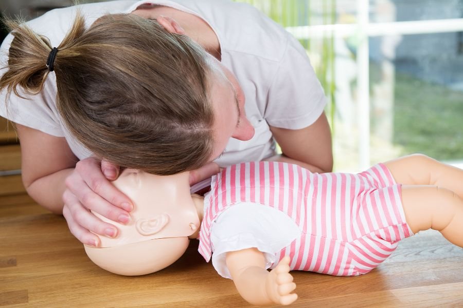 Pediatric Basic Life Support Algorithm (Infants to Puberty) -Single Rescuer 2